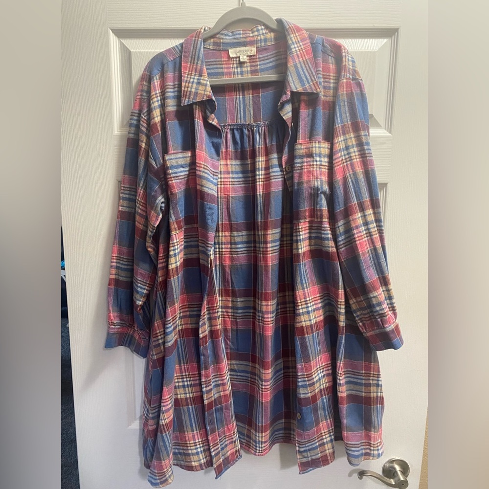 Women’s Oversized Flannel, size XL